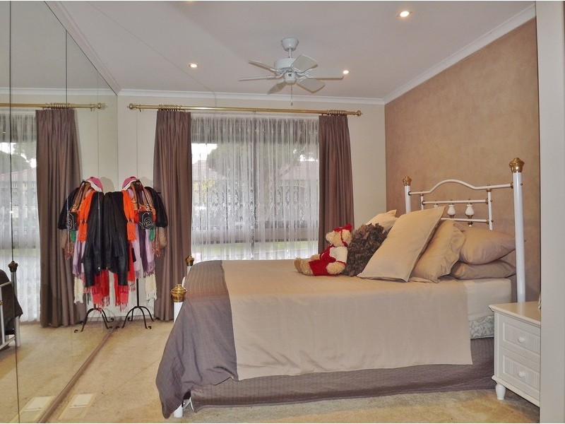 1 Amor Court, Newborough VIC 3825