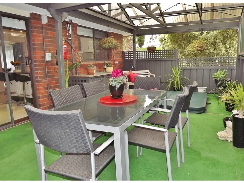 1 Amor Court, Newborough VIC 3825