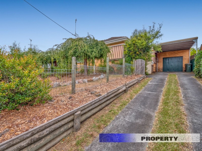 18 Bayley Street, Moe VIC 3825