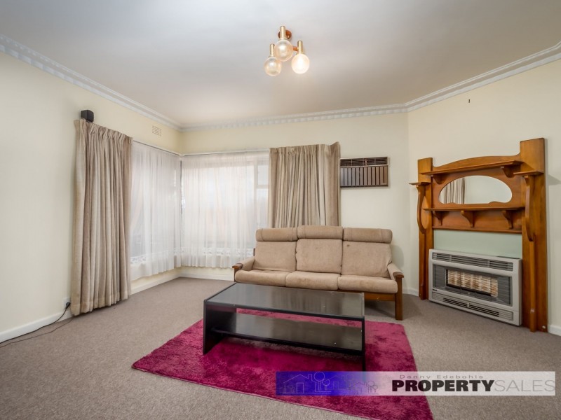18 Bayley Street, Moe VIC 3825