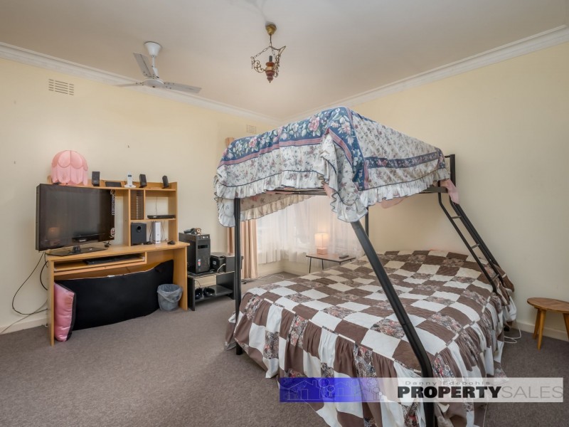 18 Bayley Street, Moe VIC 3825