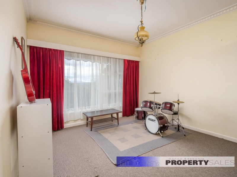 18 Bayley Street, Moe VIC 3825