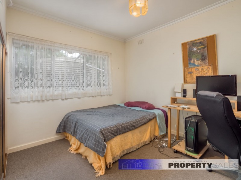 18 Bayley Street, Moe VIC 3825