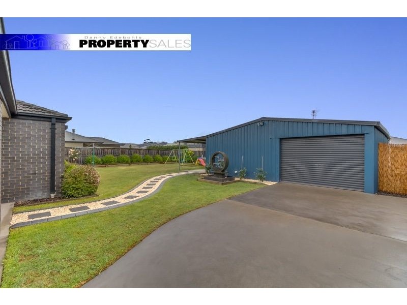 16 Montane Boulevard, Newborough VIC 3825