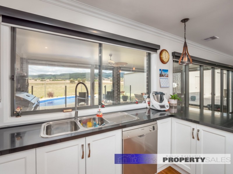 42 Collingwood Drive, Trafalgar VIC 3824