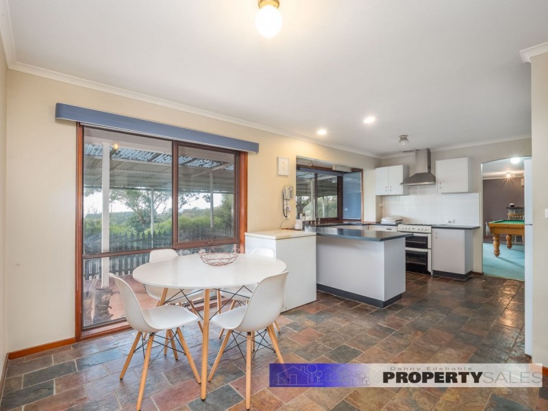 375 McDonalds Track, Hernes Oak VIC 3825