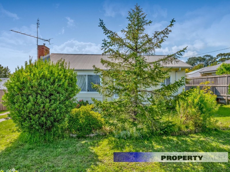 19 Ross Avenue, Moe VIC 3825