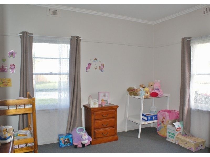 95 Service Road South, Moe VIC 3825