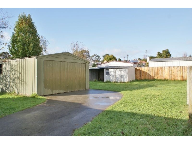 95 Service Road South, Moe VIC 3825