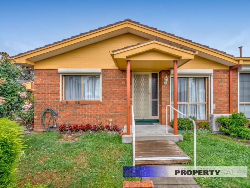2/13 Saxtons Drive, Moe VIC 3825