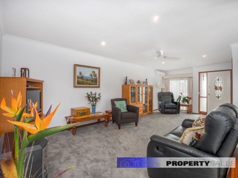 2/13 Saxtons Drive, Moe VIC 3825