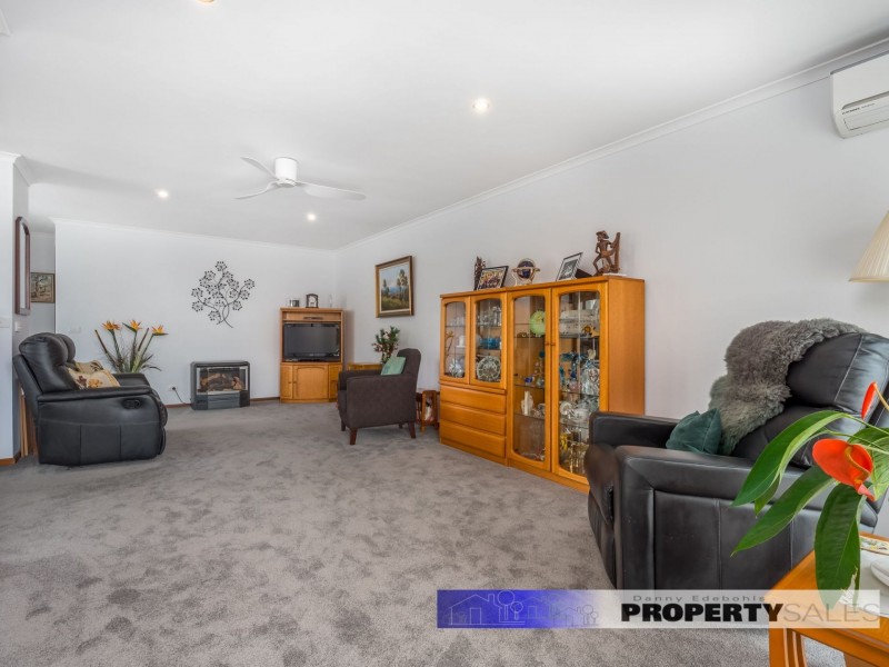 2/13 Saxtons Drive, Moe VIC 3825