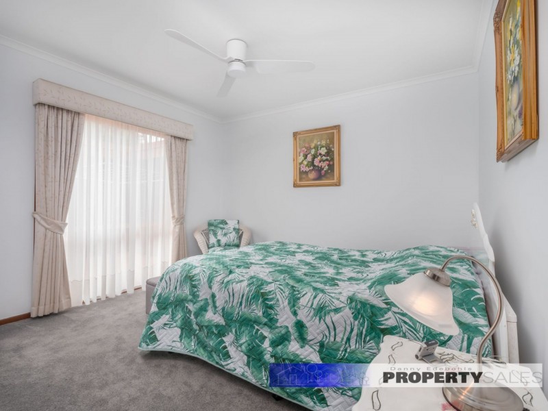 2/13 Saxtons Drive, Moe VIC 3825