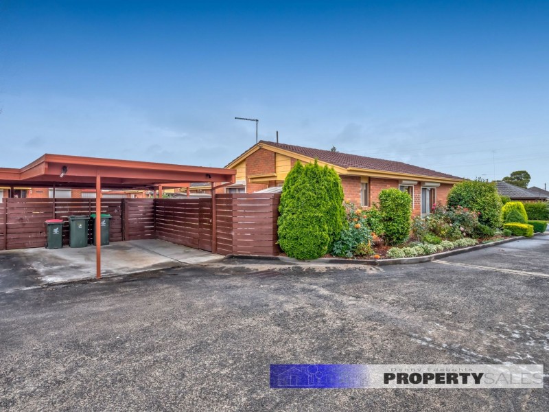 2/13 Saxtons Drive, Moe VIC 3825
