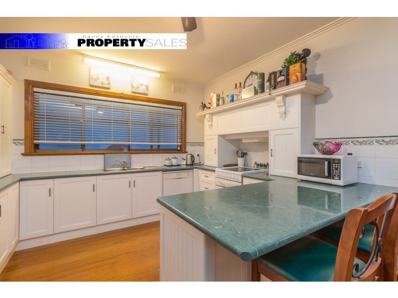 17 Central Avenue, Newborough VIC 3825