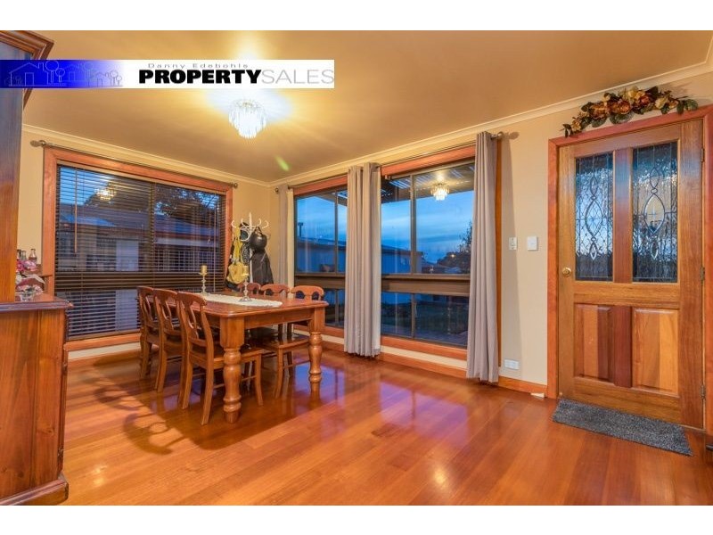 17 Central Avenue, Newborough VIC 3825