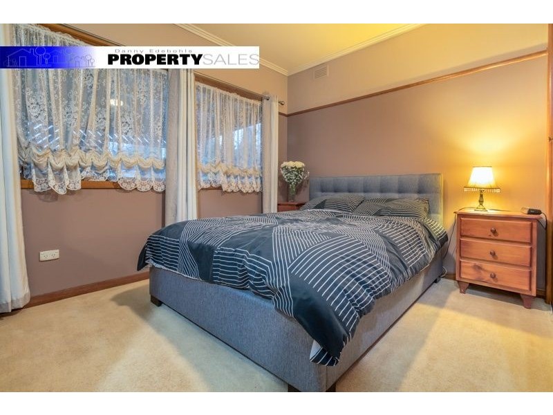 17 Central Avenue, Newborough VIC 3825