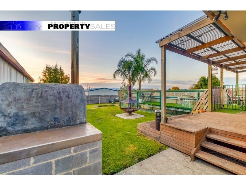 17 Central Avenue, Newborough VIC 3825