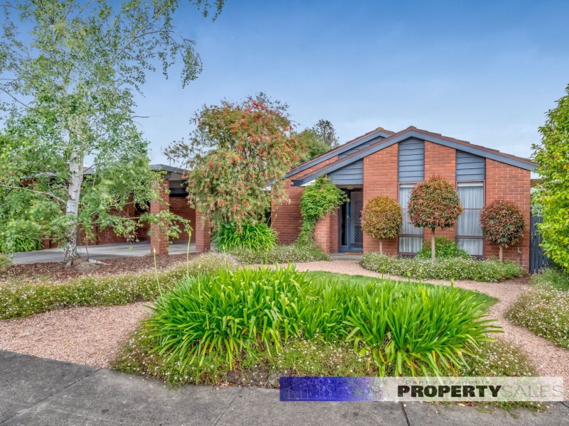 9 Dudley Court, Newborough VIC 3825
