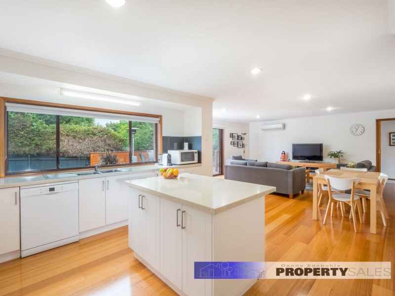 9 Dudley Court, Newborough VIC 3825