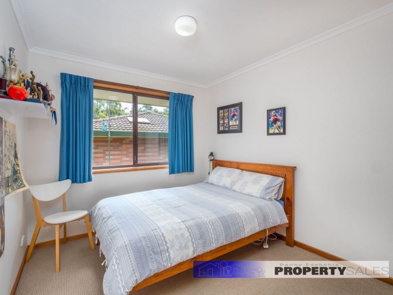 9 Dudley Court, Newborough VIC 3825