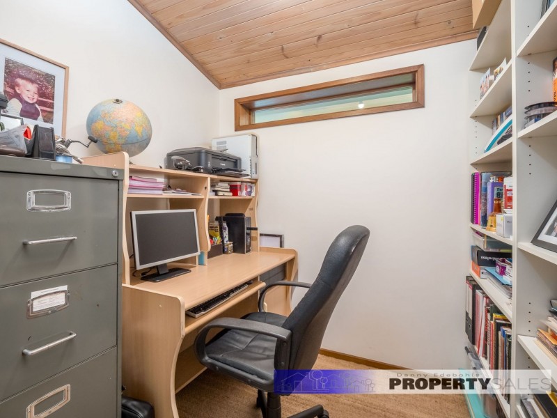 9 Dudley Court, Newborough VIC 3825