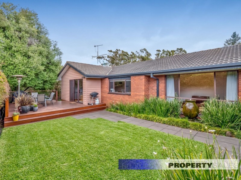 9 Dudley Court, Newborough VIC 3825