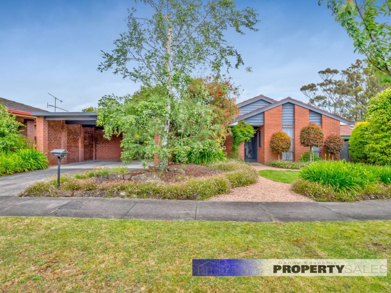 9 Dudley Court, Newborough VIC 3825