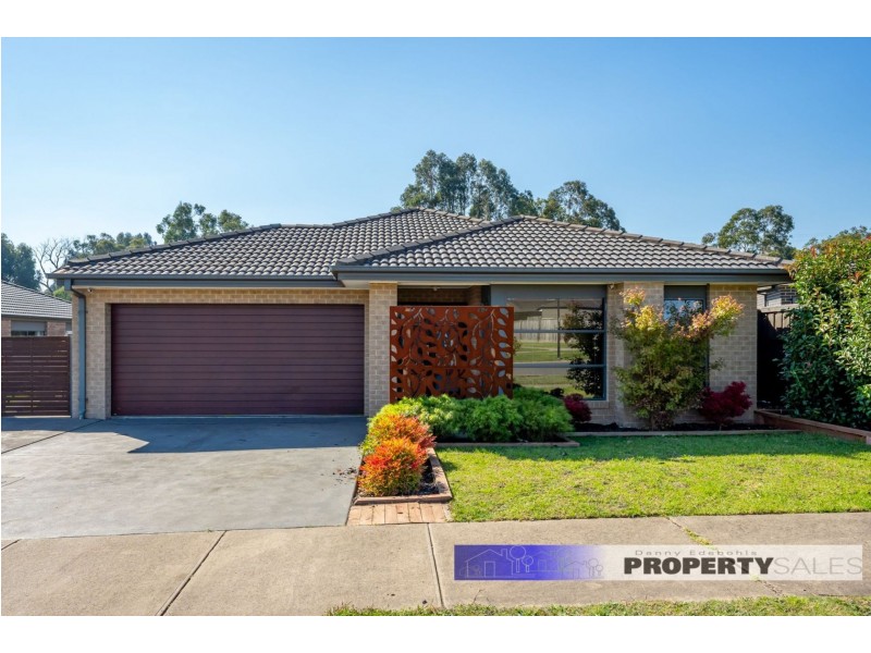 11 Harrison Blvd, Newborough VIC 3825