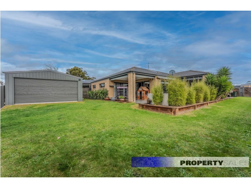 11 Harrison Blvd, Newborough VIC 3825