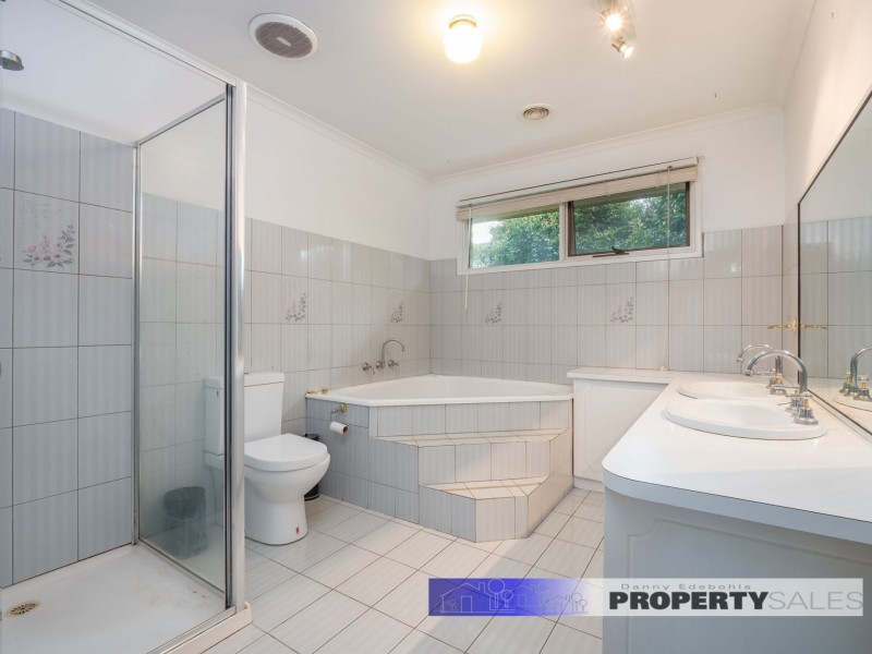 136 Southwell Ave, Newborough VIC 3825