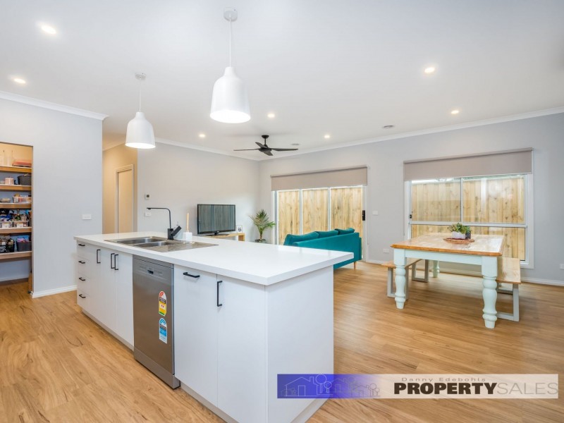 22 Arapiles Drive, Moe VIC 3825