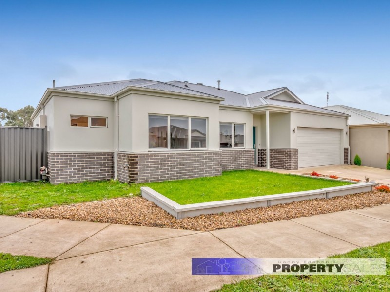 22 Arapiles Drive, Moe VIC 3825