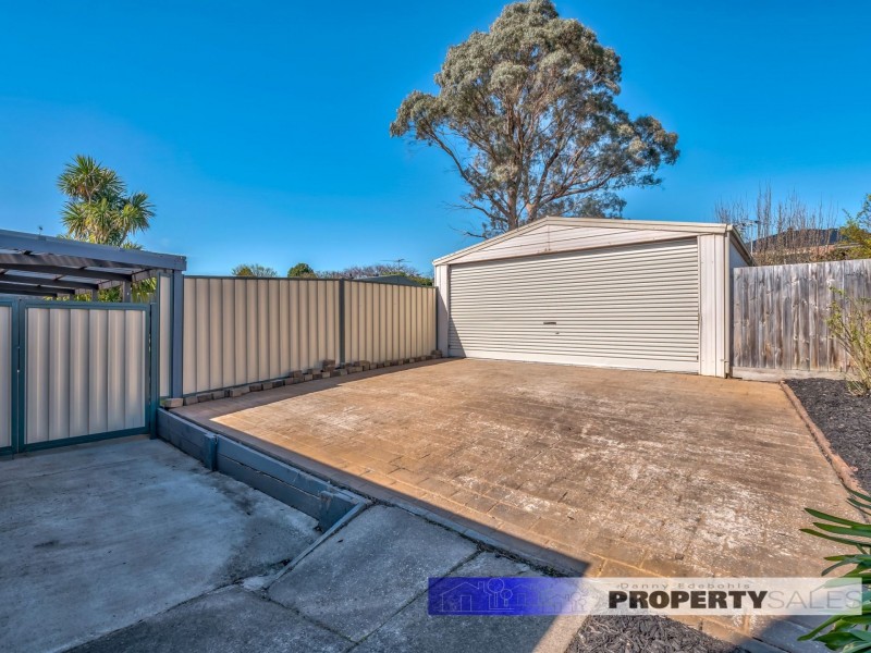 32 Scorpio Drive, Moe VIC 3825