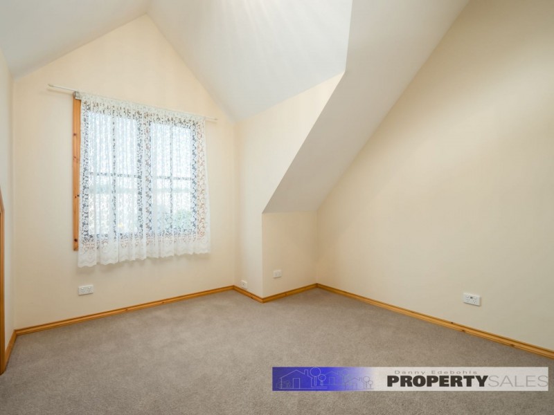 1 McCarthy Road, Newborough VIC 3825