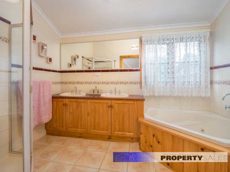 1 McCarthy Road, Newborough VIC 3825