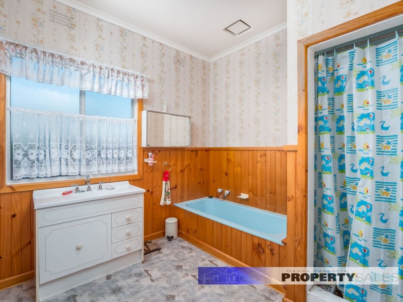 8 March Street, Newborough VIC 3825