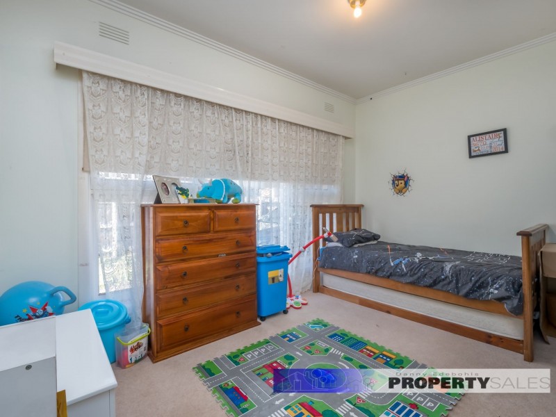 12 Ford Avenue, Newborough VIC 3825