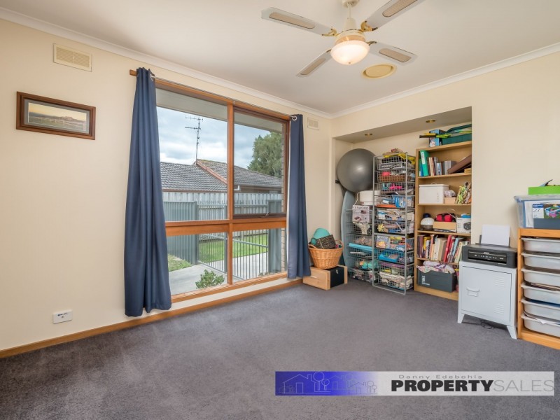 27 Stirling Street, Moe VIC 3825