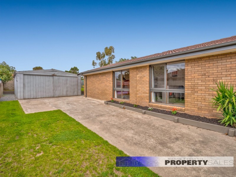 27 Stirling Street, Moe VIC 3825