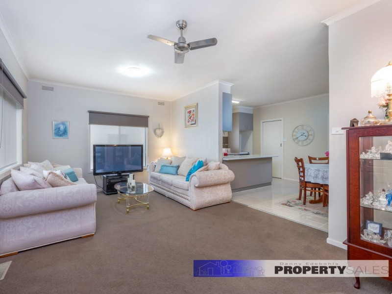 17 Hawker Street, Moe VIC 3825