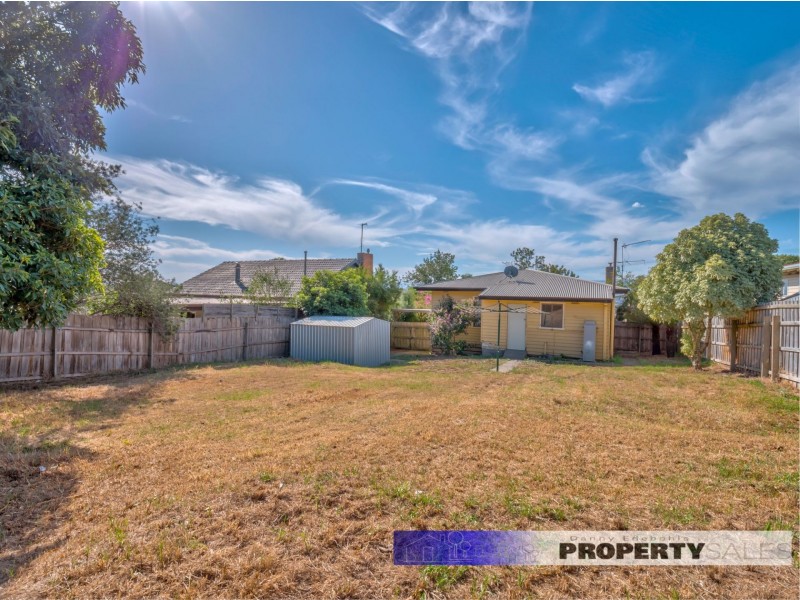 12 Lincoln Street, Moe VIC 3825
