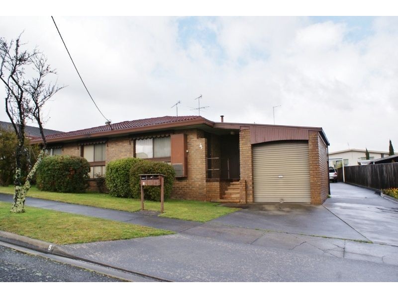 1/5 Tovell Street, Newborough VIC 3825