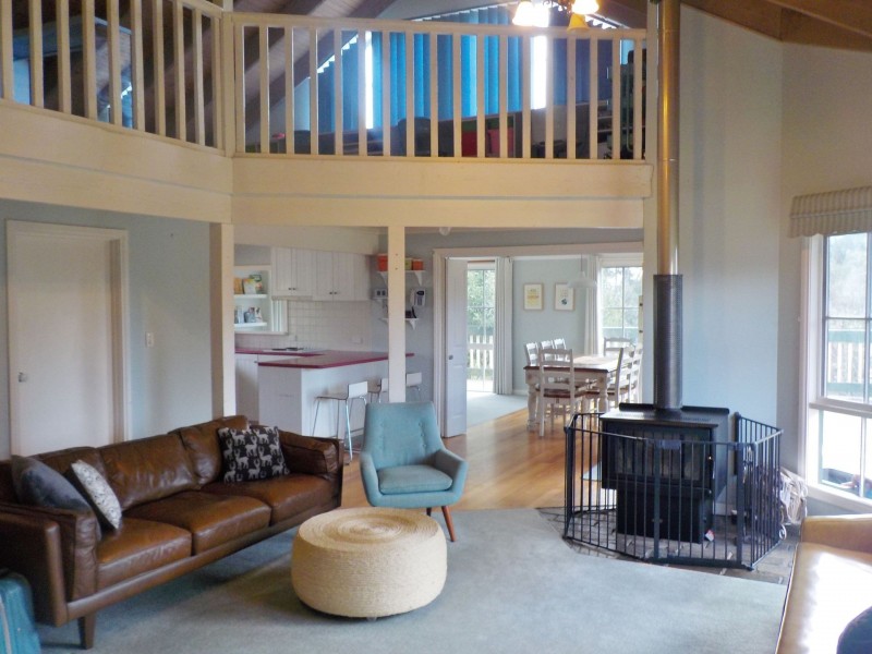 51 Donelan Drive, Hernes Oak VIC 3825