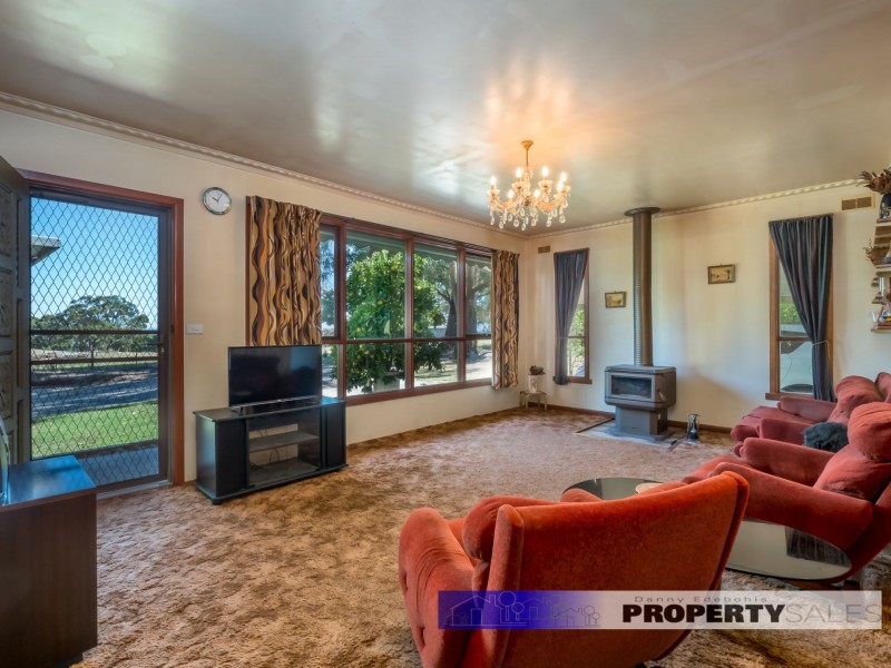 290 McDonalds Track, Hernes Oak VIC 3825