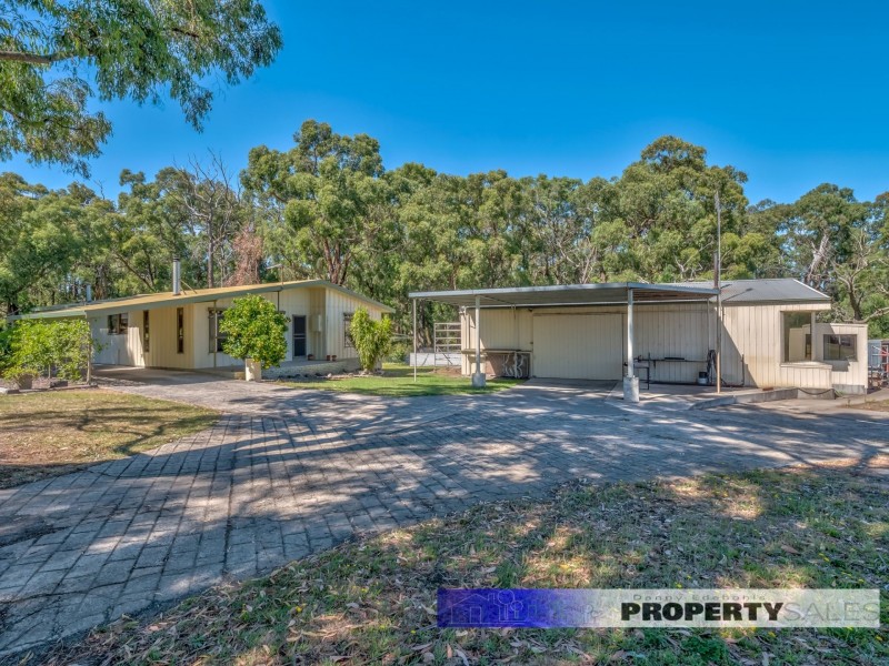 290 McDonalds Track, Hernes Oak VIC 3825