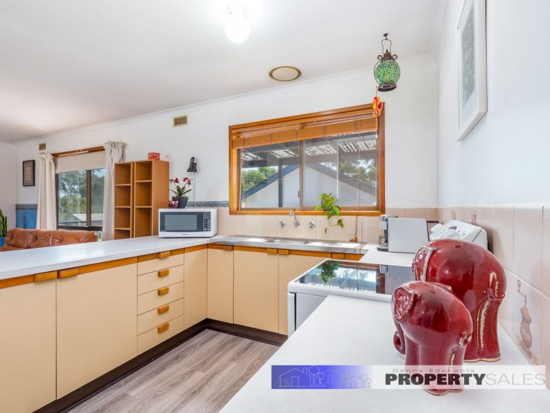 19 Chamberlain Road, Newborough VIC 3825