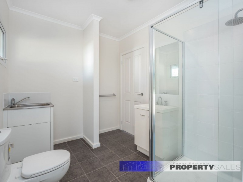 18 Railway Crescent, Moe VIC 3825