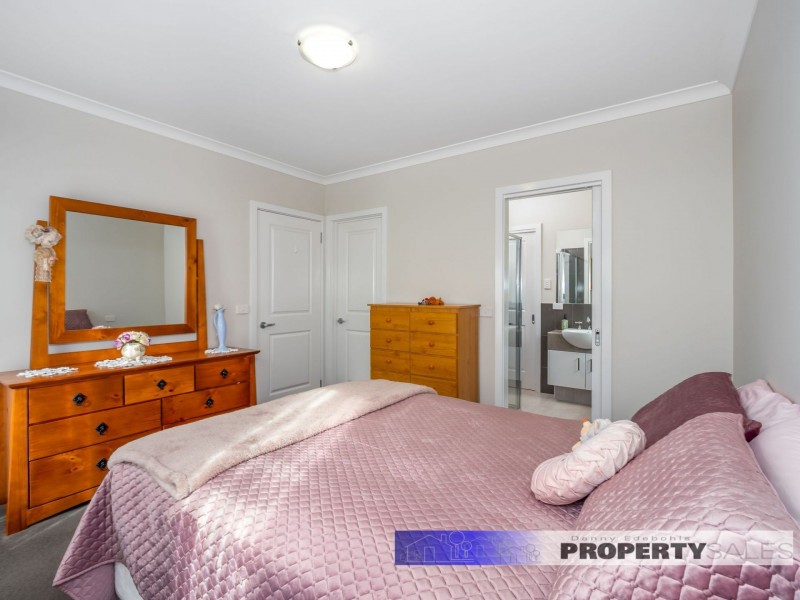 2b Boolarra Avenue, Newborough VIC 3825