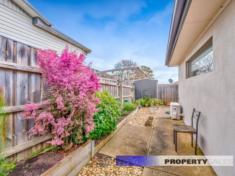 2b Boolarra Avenue, Newborough VIC 3825